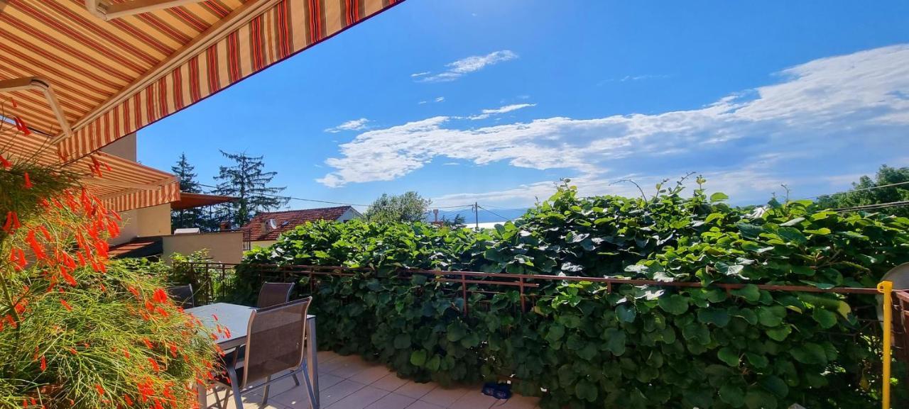 Apartments Skorup Ičići Eksteriør bilde