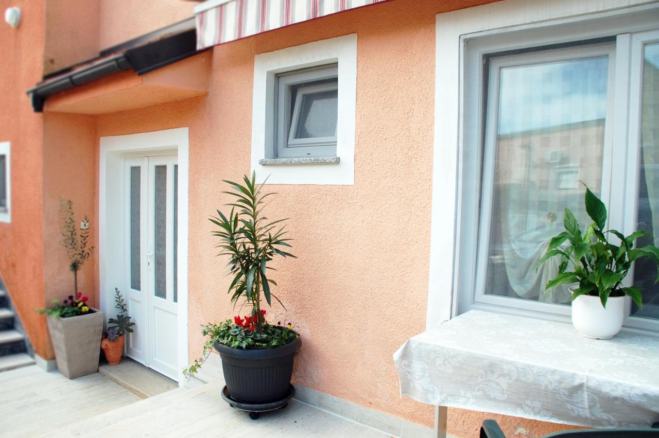 Apartments Skorup Ičići Eksteriør bilde