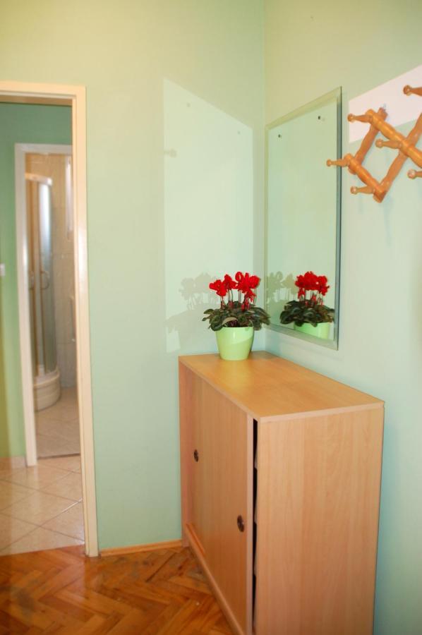 Apartments Skorup Ičići Eksteriør bilde