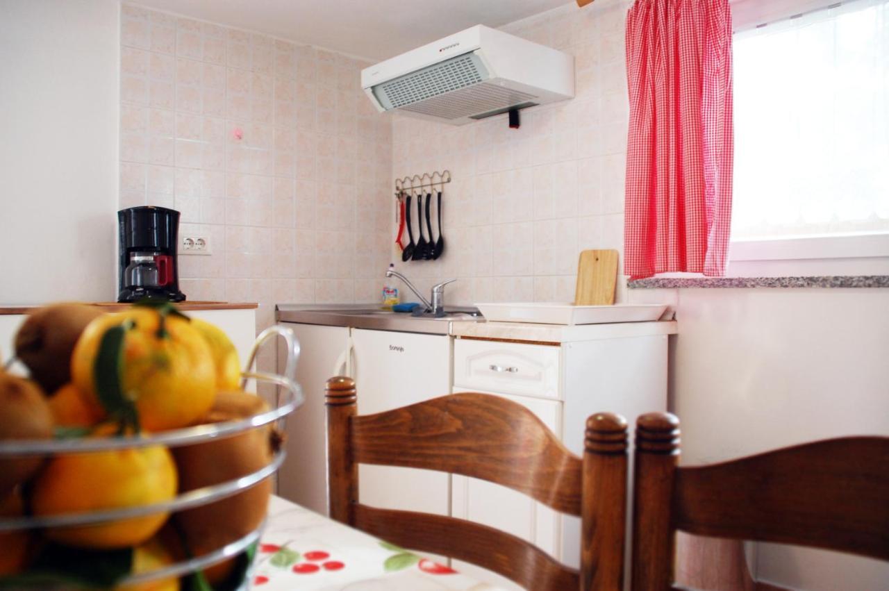 Apartments Skorup Ičići Eksteriør bilde